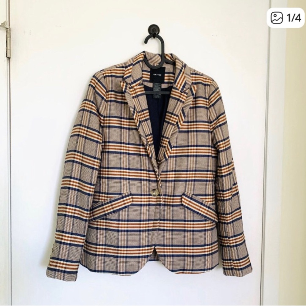 Smythe Padded One-Button Blazer. Large.
